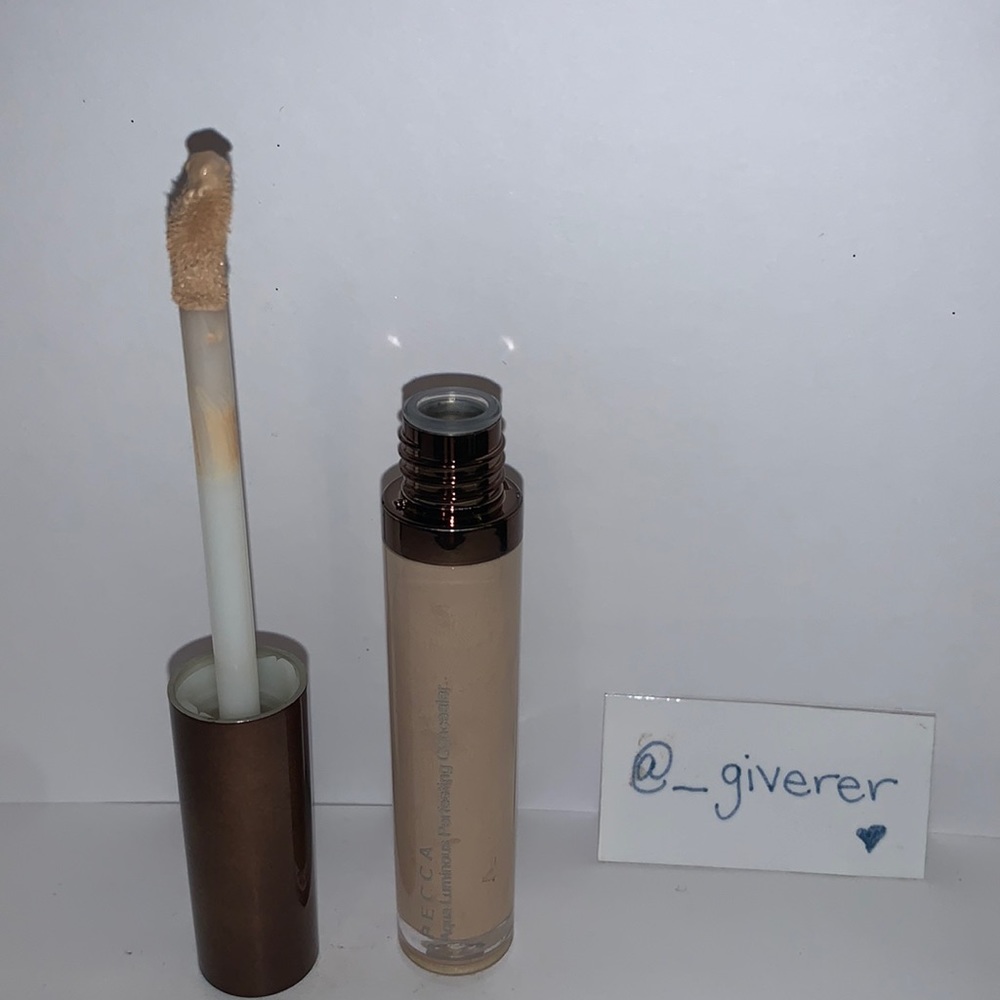 Becca Porcelain Aqua Luminous Perfecting Concealer